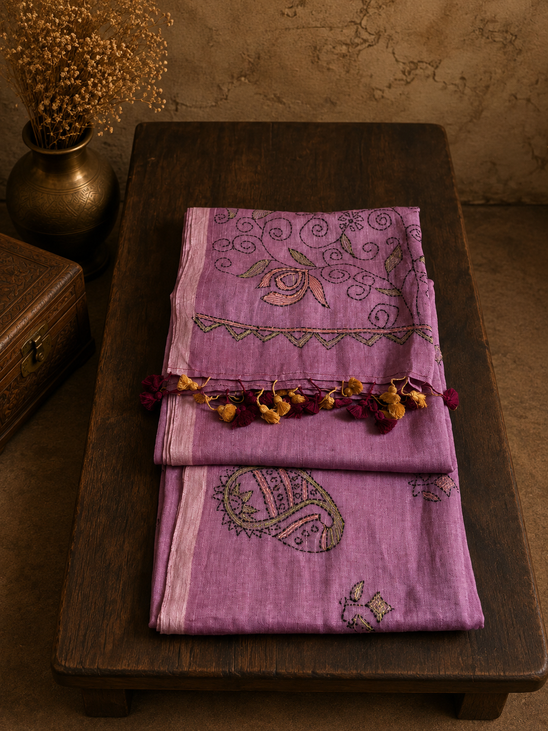 Lavender Mul Cotton Saree with Hand-embroidered Kantha Stitch