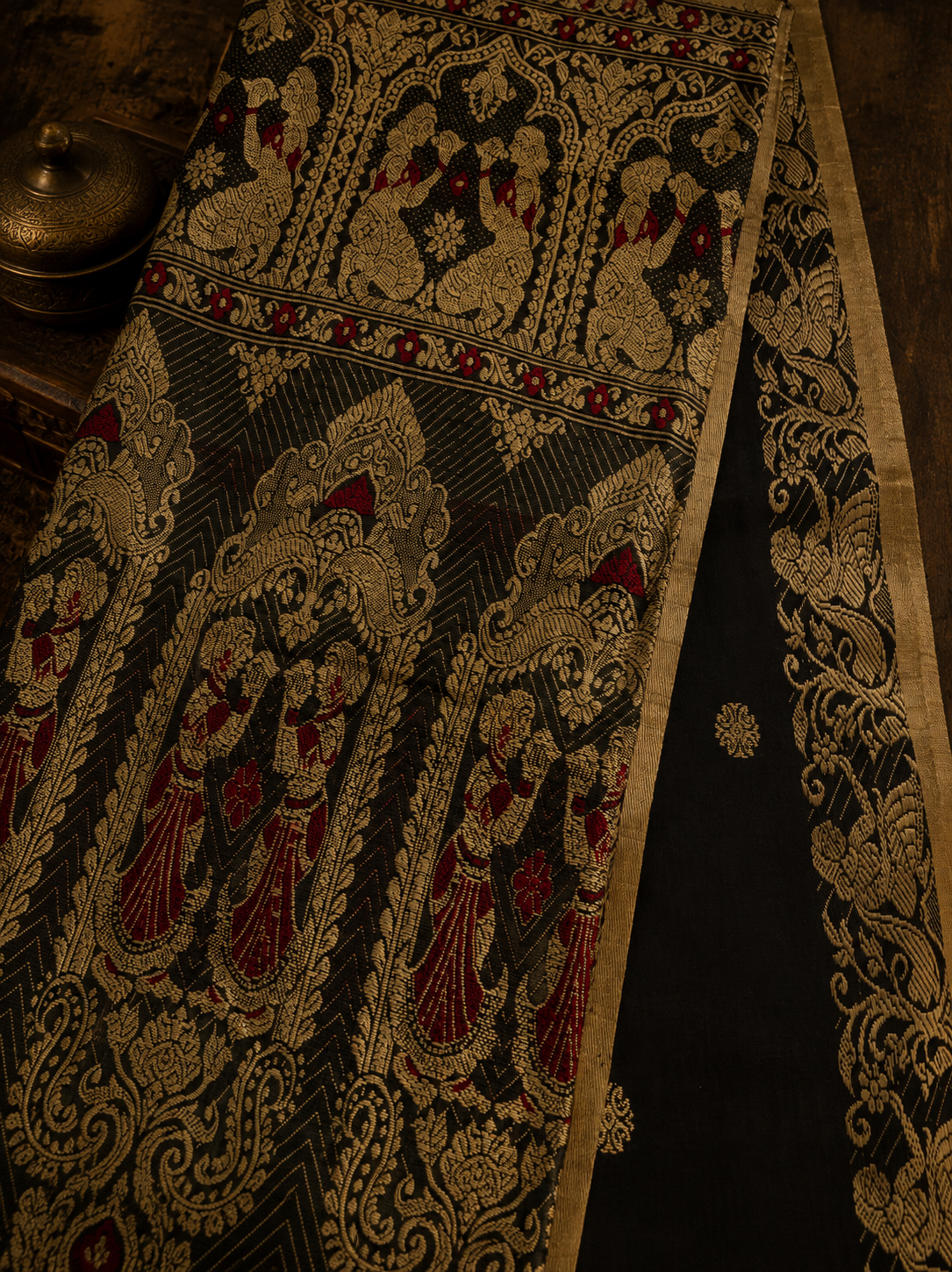 Black Jacquard Handwoven Soft Cotton Saree with Flower Butta